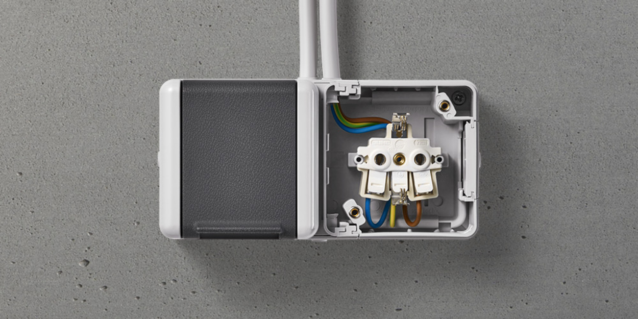 Doppelsteckdose mit Trennsteg bei Geissler Elektrotechnik GmbH in Lederhose